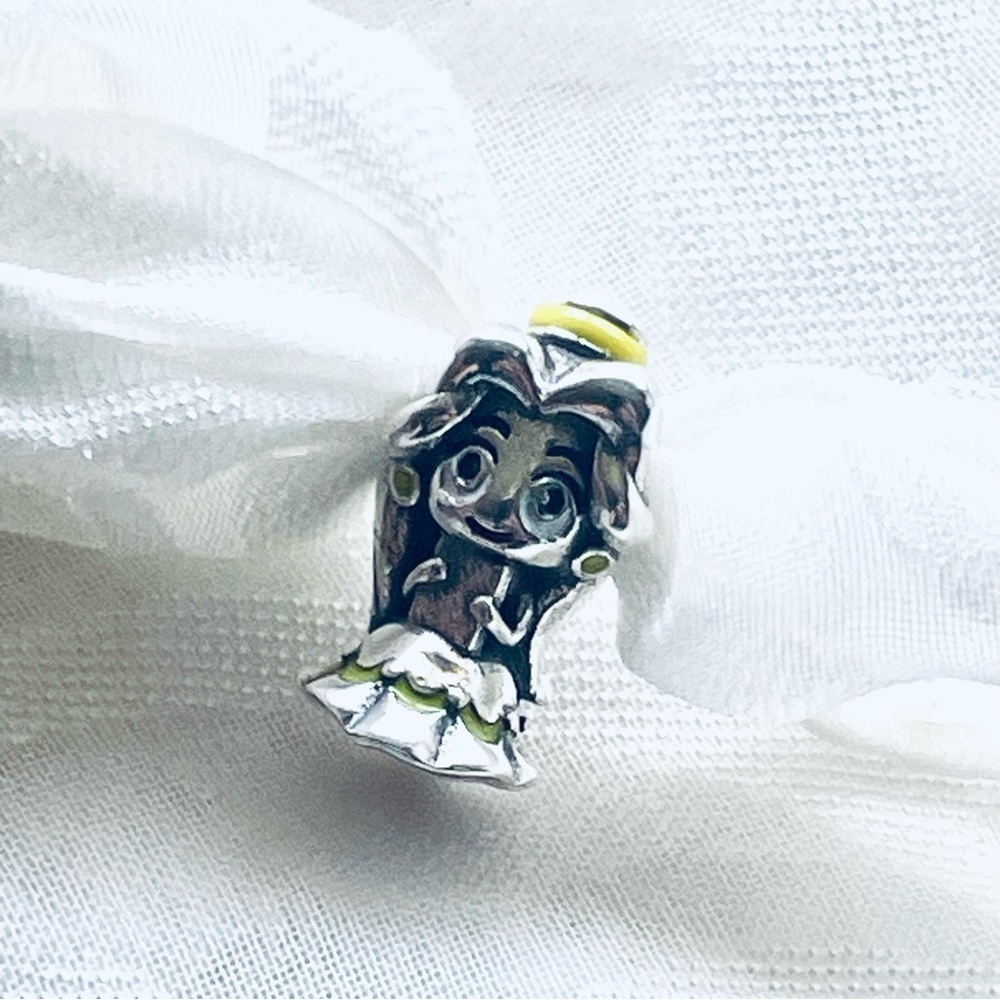 🌹 NWOT Princess Belle Charm